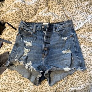 Abercrombie & Fitch Ultra High rise mom short